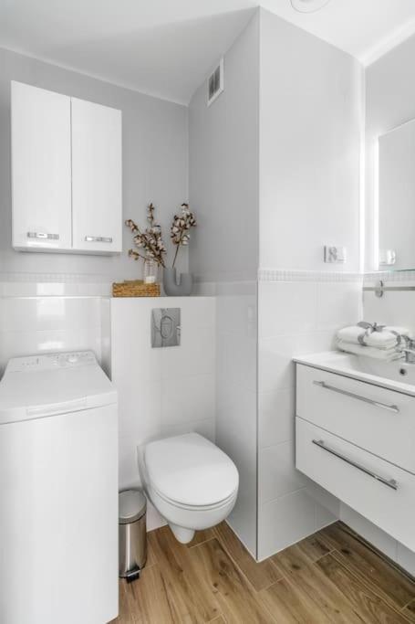 Air-Conditioned Downtown Oasis On Foot To Central Station Metro Smarttv Wifi 바르샤바 외부 사진